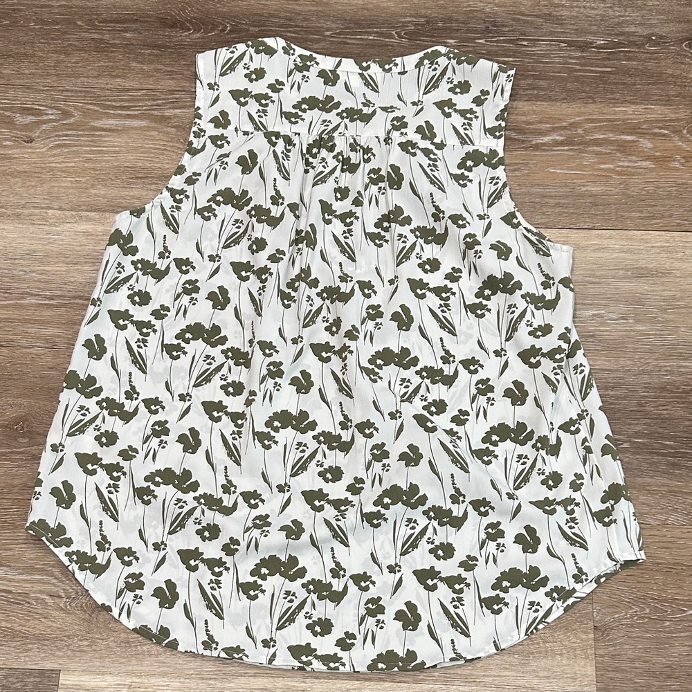 Monday Fun Floral Print Sleeveless Camisole in Olive on White - Picture 8 of 10